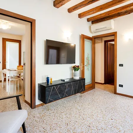 Apartment Elegante E Luminoso, Spazio Esterno Privato *