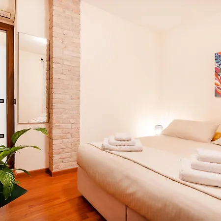 Elegante E Luminoso, Spazio Esterno Privato *