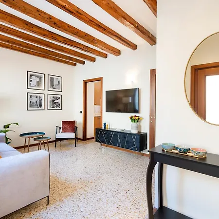 Apartament Elegante E Luminoso, Spazio Esterno Privato