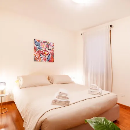 Elegante E Luminoso, Spazio Esterno Privato *