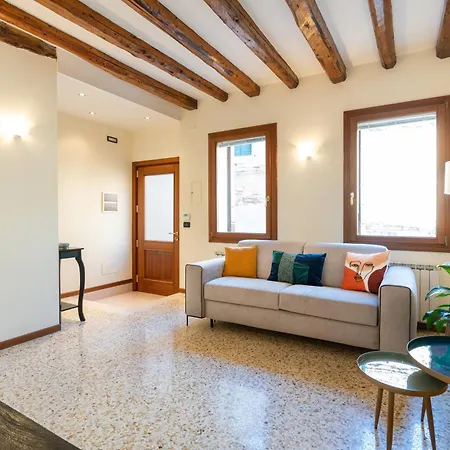Apartment Elegante E Luminoso, Spazio Esterno Privato