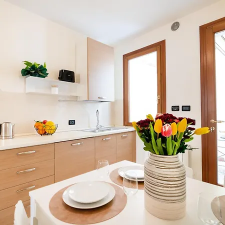 Elegante E Luminoso, Spazio Esterno Privato