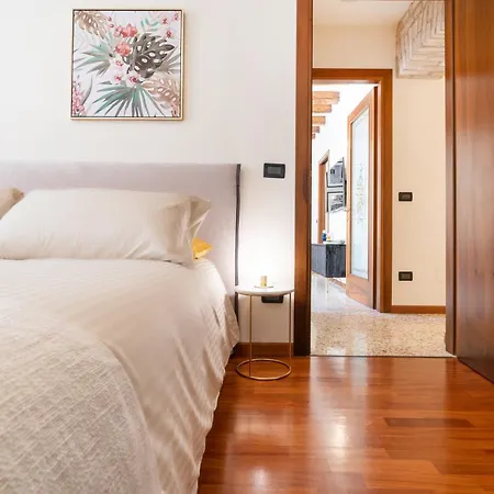 Apartment Elegante E Luminoso, Spazio Esterno Privato