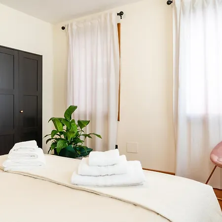 Apartment Elegante E Luminoso, Spazio Esterno Privato *